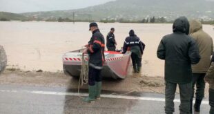 سيول جارفة وفيضانات قوية تغرق اقليم تطوان والسلطات تتدخل لإنقاذ المحاصرين